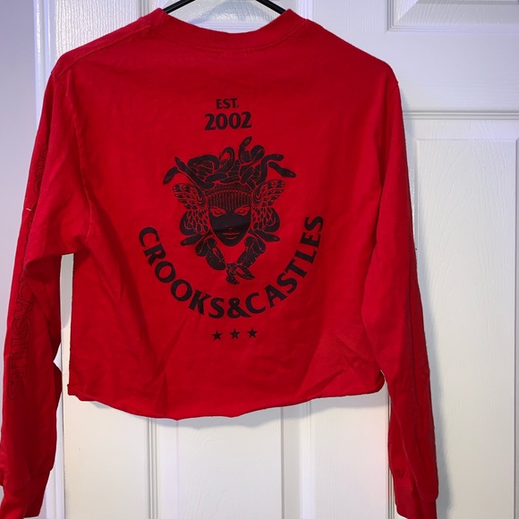 Cropped Red Long Sleeve - Picture 2 of 2